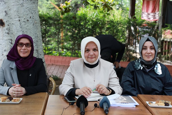 AK Parti Genel Merkez Kadn Kollar Bakan Keir, Rize`de kadnlarla bir araya geldi: