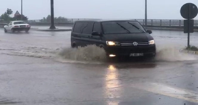 iddetli ya Rize`de hayat olumsuz etkiledi