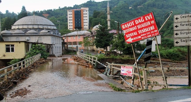 Rize`nin ayeli ilesinde selin brakt tahribat gn aarnca ortaya kt