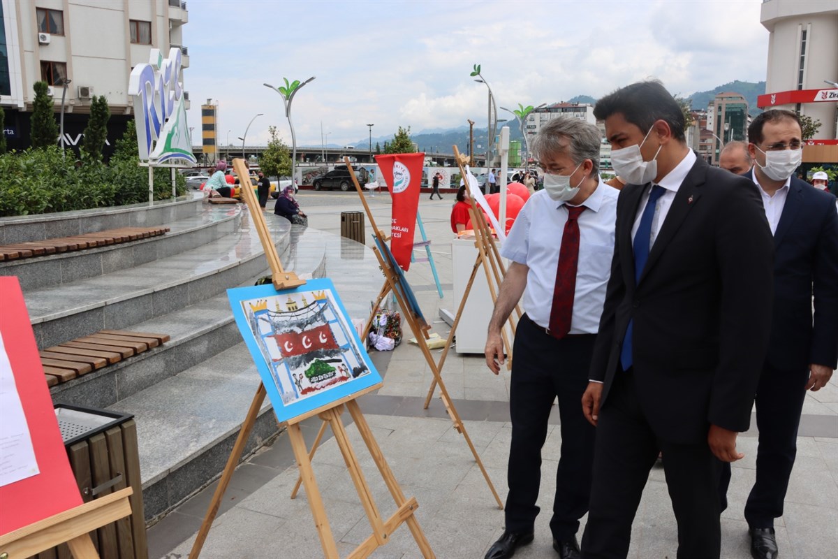 15 Temmuza zel Resim ve iir Sergisi Ald