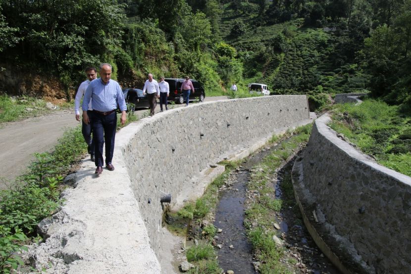 BAKAN RAHM METN, DERE ISLAH VE YOL ALIMALARINI YERNDE NCELEYEREK BLG ALDI