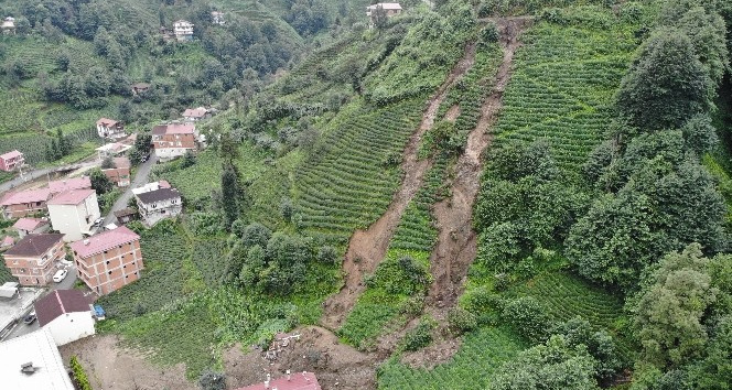 Rize`de iddetli yalar etkili oldu, baz evler nlem iin tahliye edildi