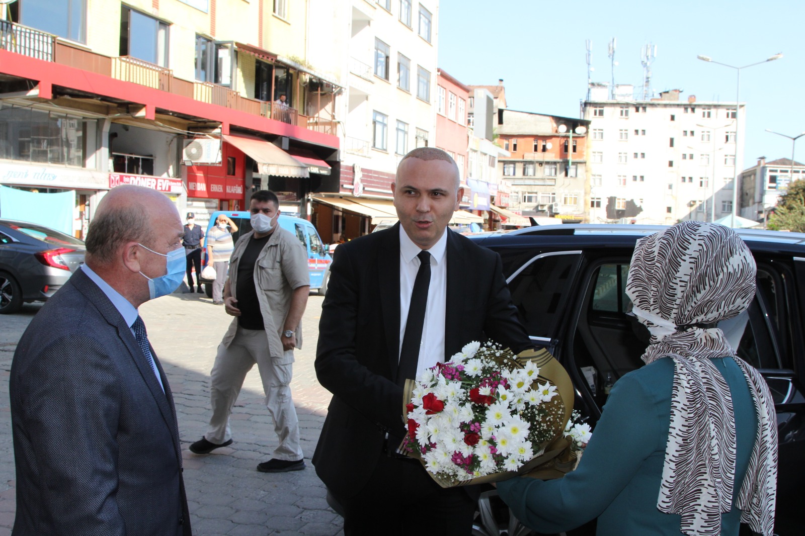 Pazarn yeni Kaymakam Akn, grevine balad